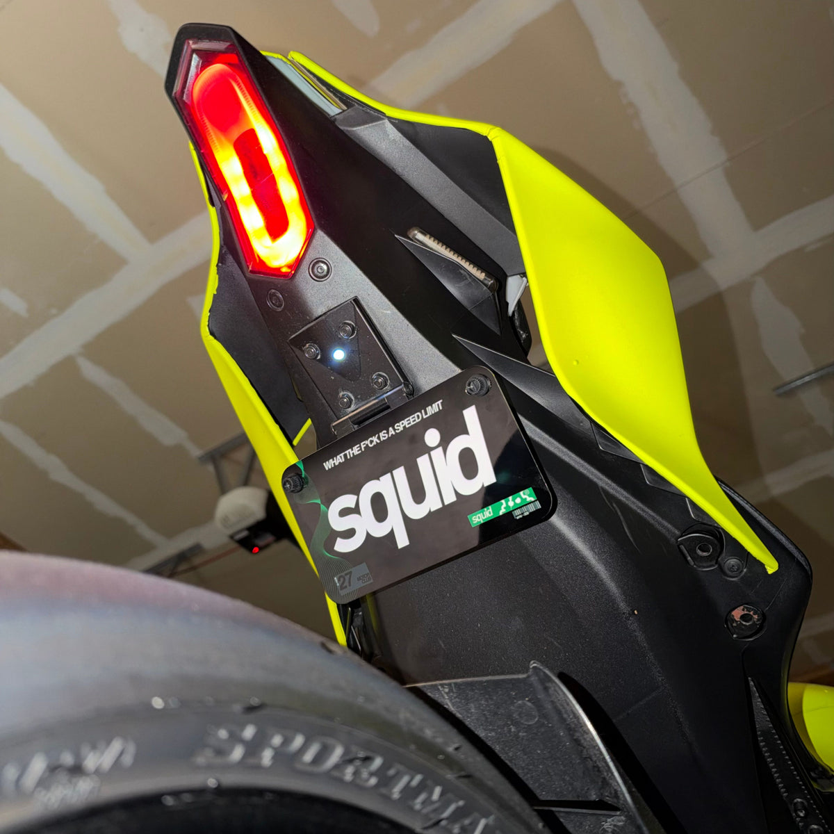 MOTO PLATE