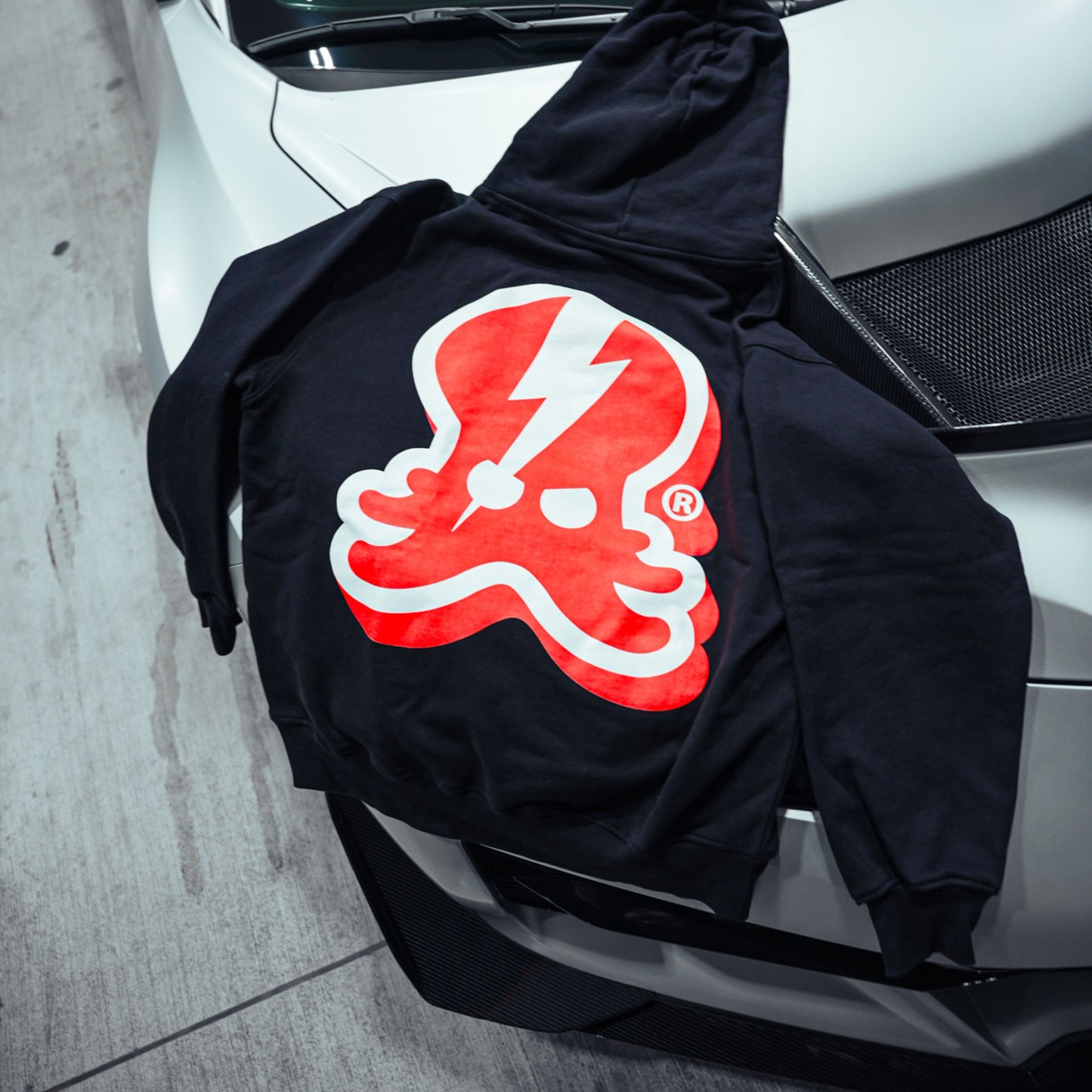 ® HOODIE